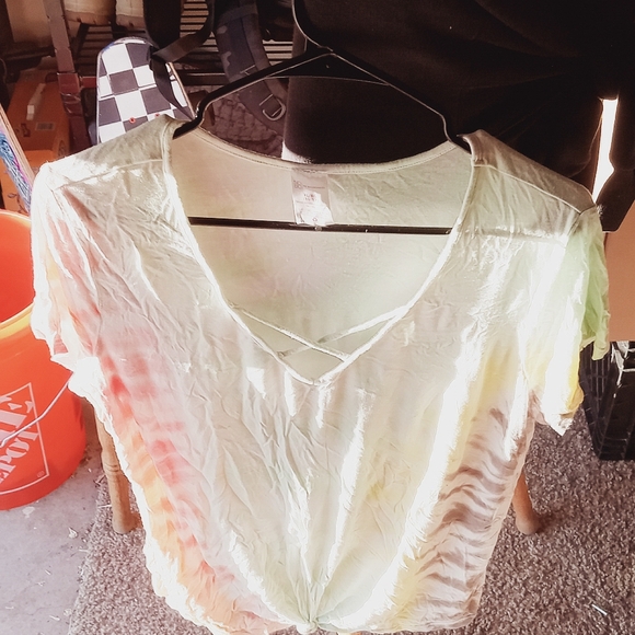 Women's top - Picture 2 of 2